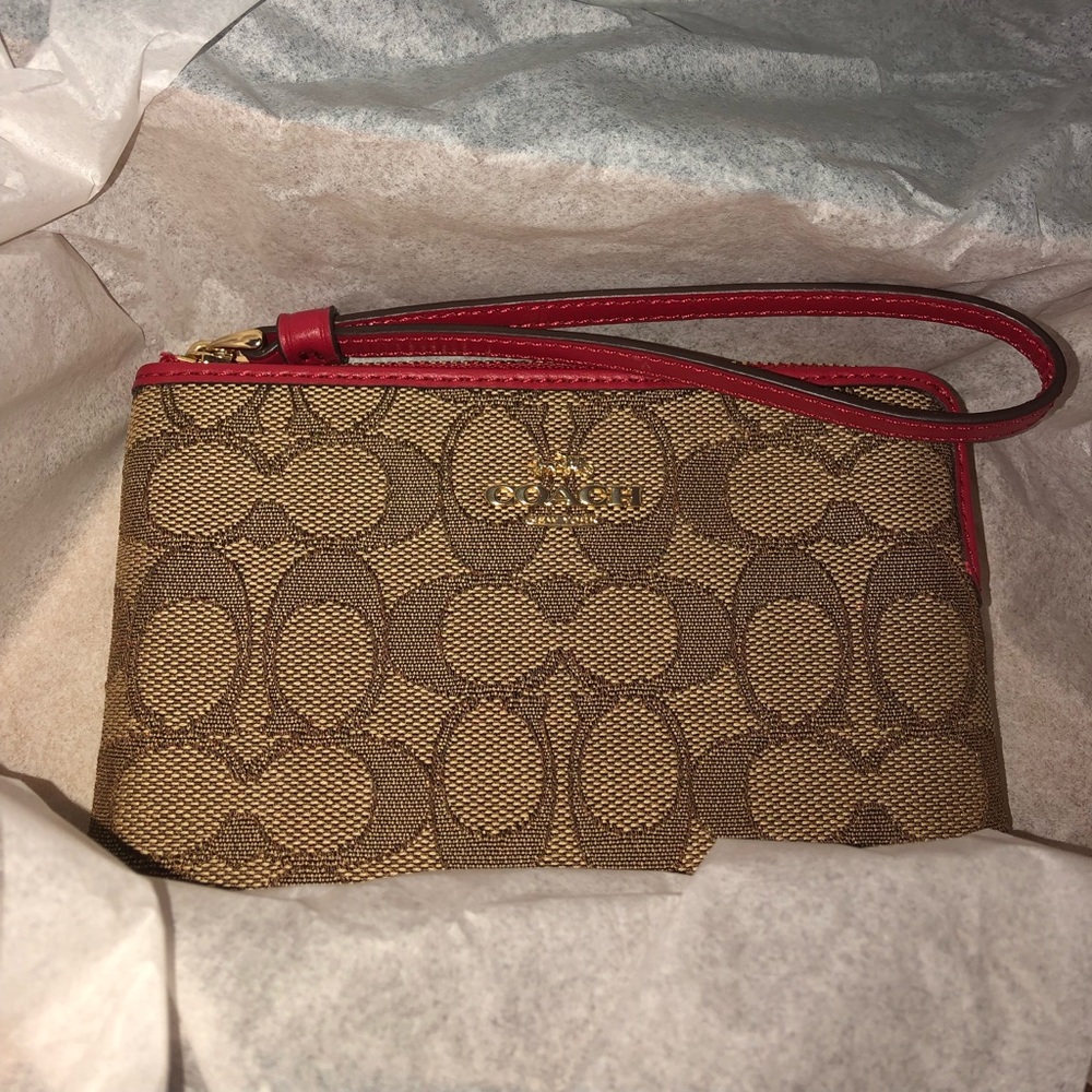 Couch wristlet
